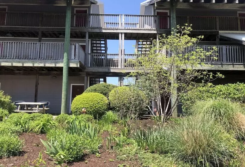 ホテル Knapps Narrows Marina & Inn