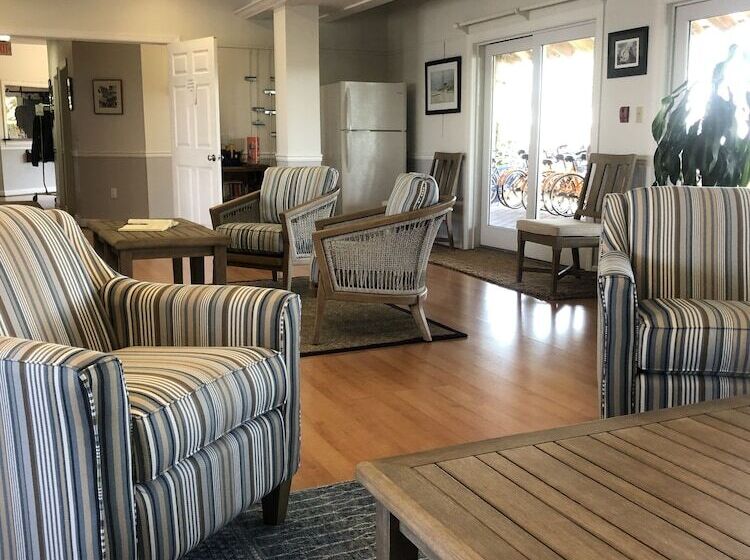 酒店 Knapps Narrows Marina & Inn