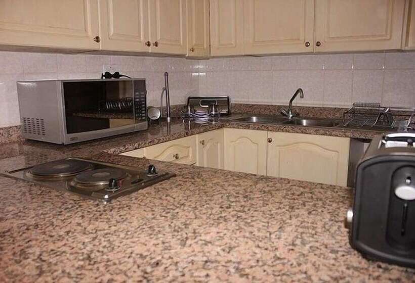 Отель Magalies Manor