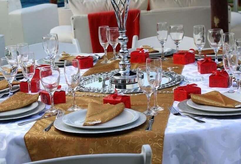 Отель Magalies Manor