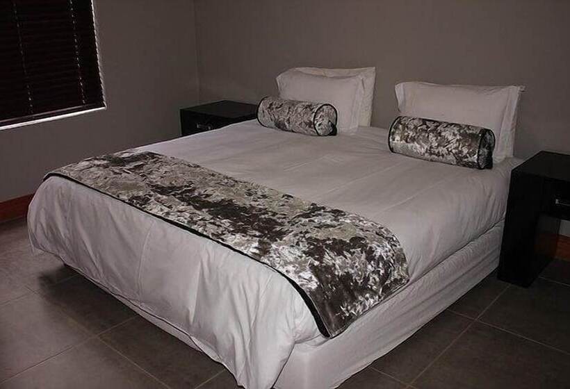 Отель Magalies Manor