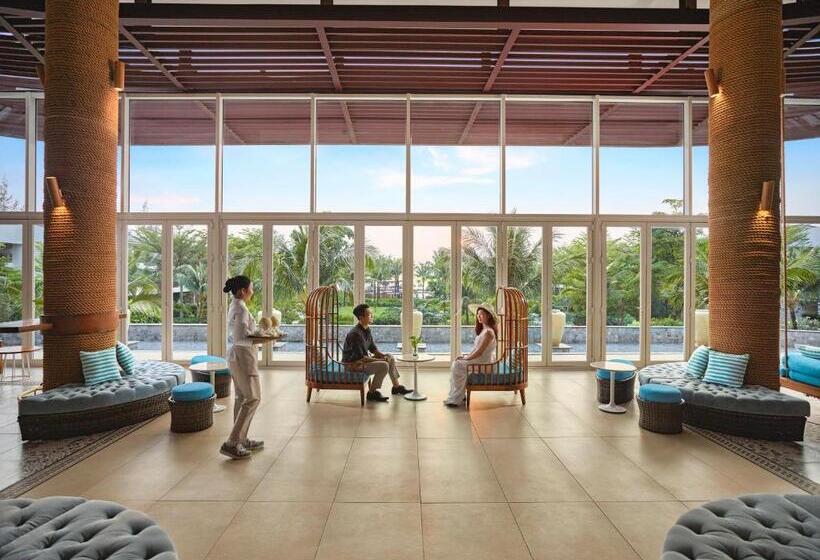 هتل Sol By Melia Phu Quoc