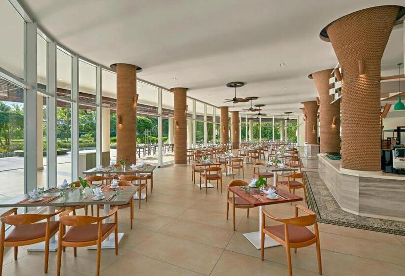 هتل Sol By Melia Phu Quoc