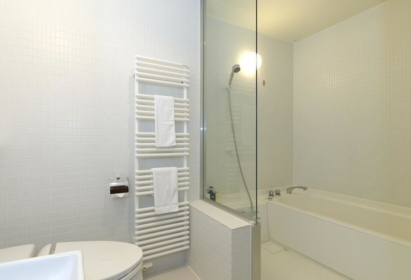 Niseko Landmark View