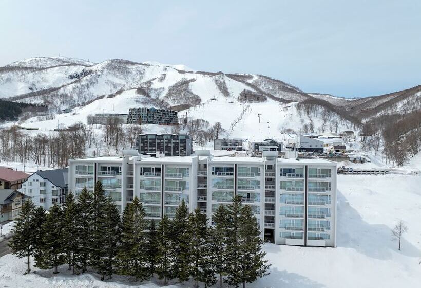 Niseko Landmark View