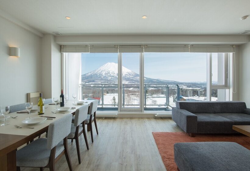 Niseko Landmark View