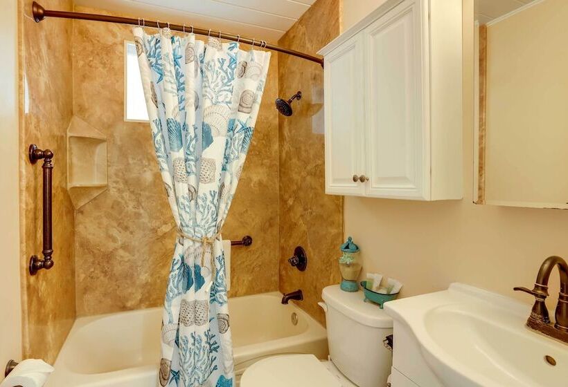 Between The Dunes: Breezy Beachfront Oceano Home!