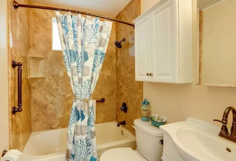 Between The Dunes: Breezy Beachfront Oceano Home!