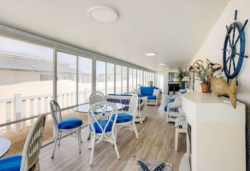 Between The Dunes: Breezy Beachfront Oceano Home!