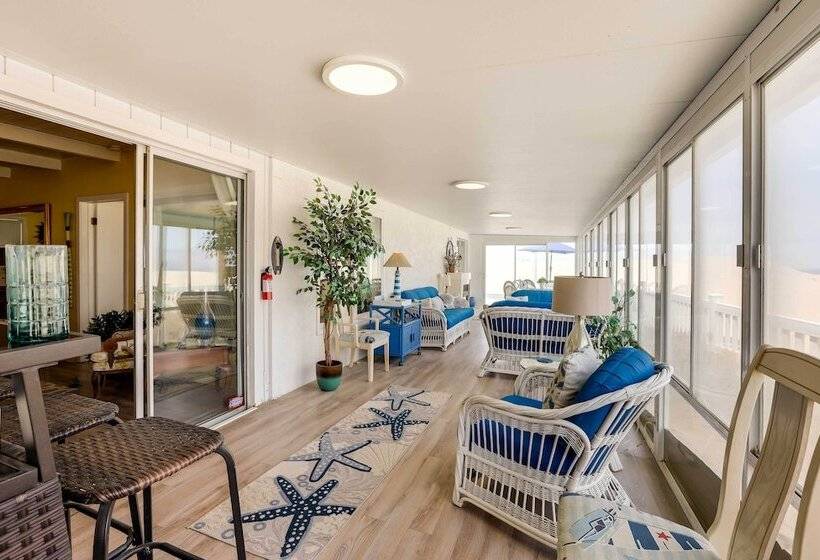 Between The Dunes: Breezy Beachfront Oceano Home!