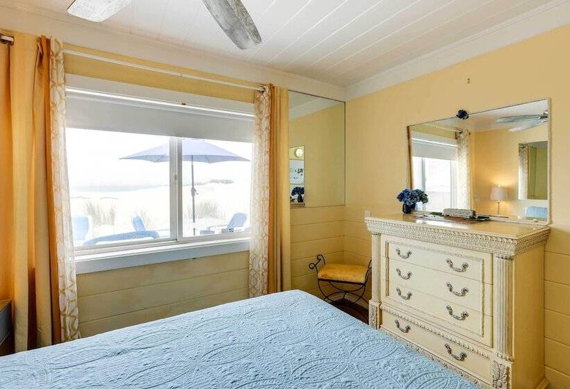 Between The Dunes: Breezy Beachfront Oceano Home!