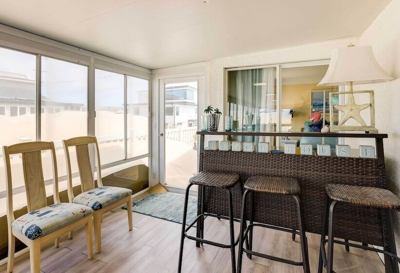Between The Dunes: Breezy Beachfront Oceano Home!