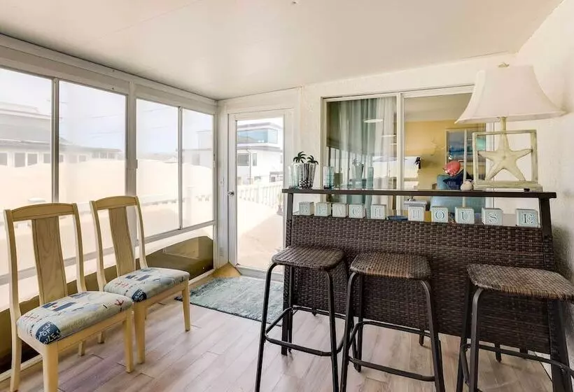 Between The Dunes: Breezy Beachfront Oceano Home!