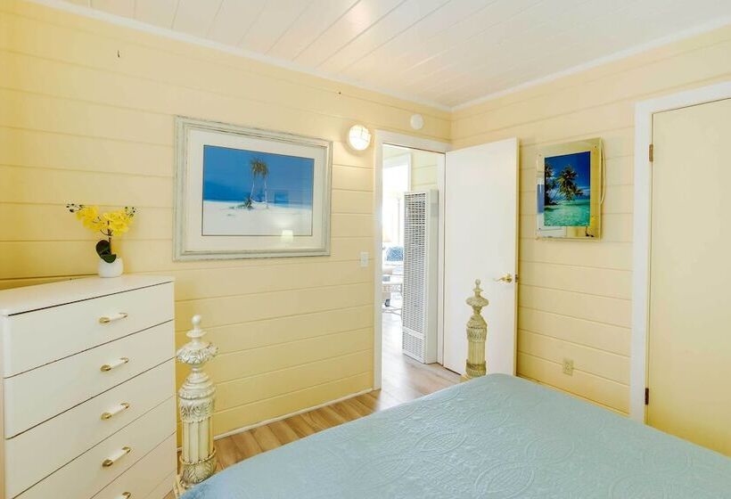 Between The Dunes: Breezy Beachfront Oceano Home!