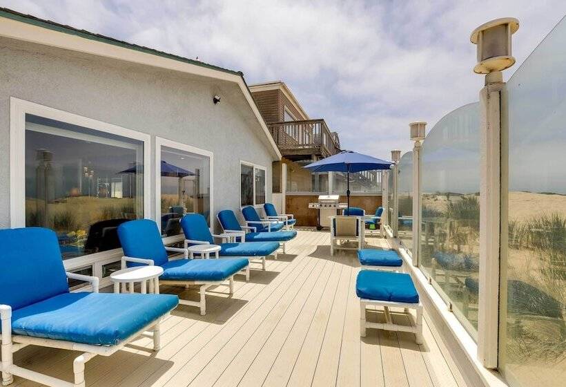 Between The Dunes: Breezy Beachfront Oceano Home!