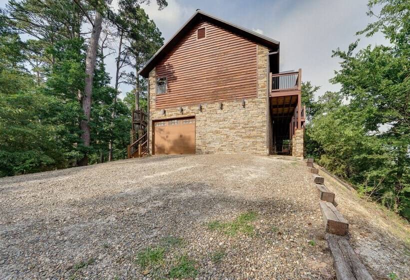 Broken Bow Cabin W/ Game Room & Private Hot Tub!