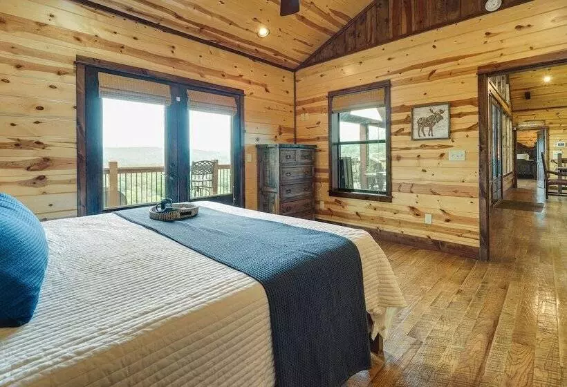 Broken Bow Cabin W/ Game Room & Private Hot Tub!
