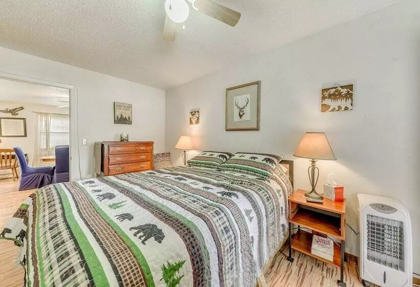 Cloudcroft Retreat W/ Hot Tub, Grill, & Deck!