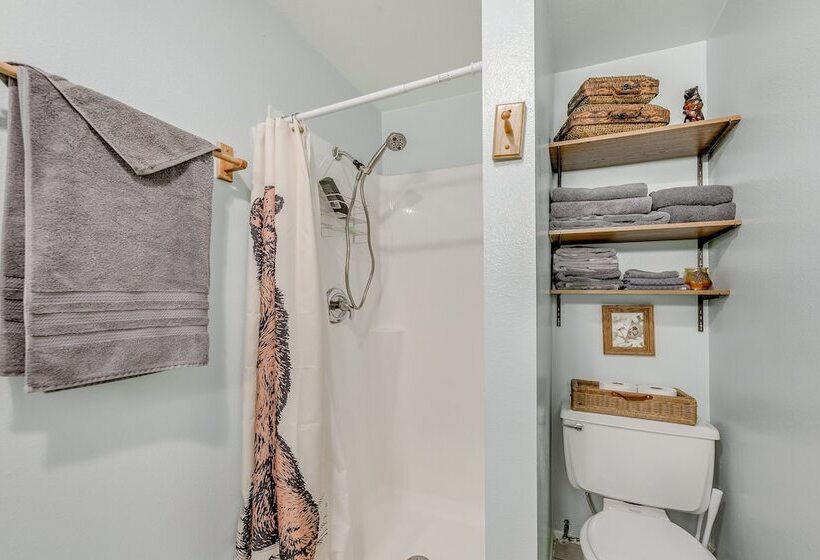 Cloudcroft Retreat W/ Hot Tub, Grill, & Deck!