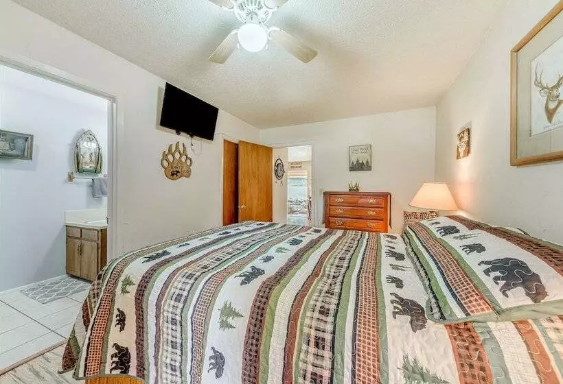 Cloudcroft Retreat W/ Hot Tub, Grill, & Deck!