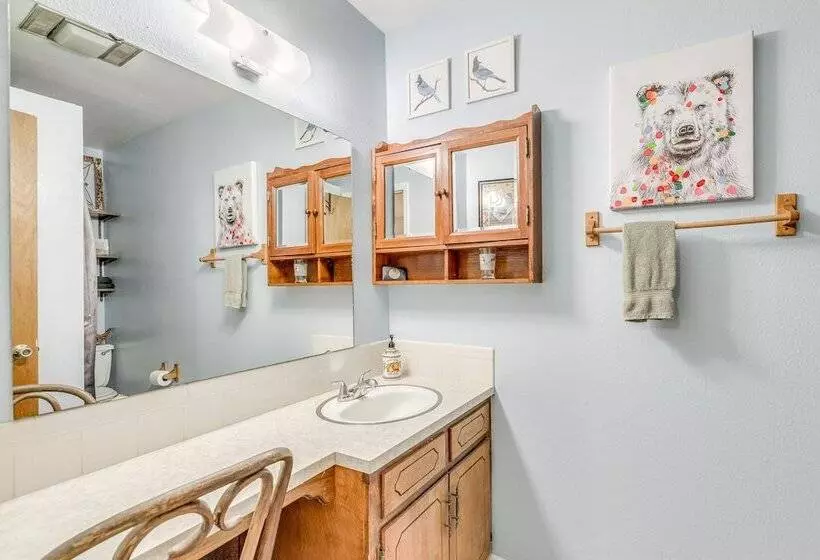 Cloudcroft Retreat W/ Hot Tub, Grill, & Deck!