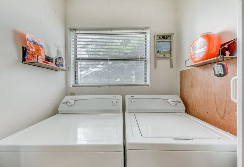 Cloudcroft Retreat W/ Hot Tub, Grill, & Deck!