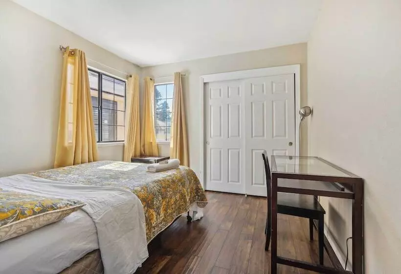 Charming Elk Grove Home   15 Mi To Sacramento!