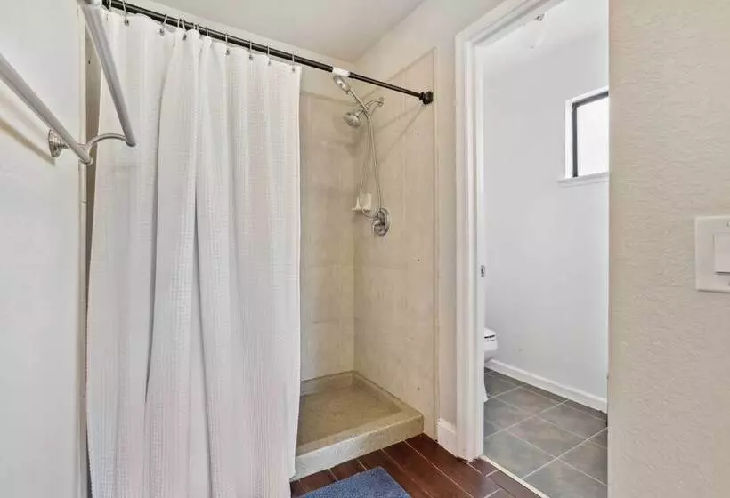 Charming Elk Grove Home   15 Mi To Sacramento!