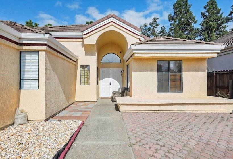 Charming Elk Grove Home 15 Mi To Sacramento!