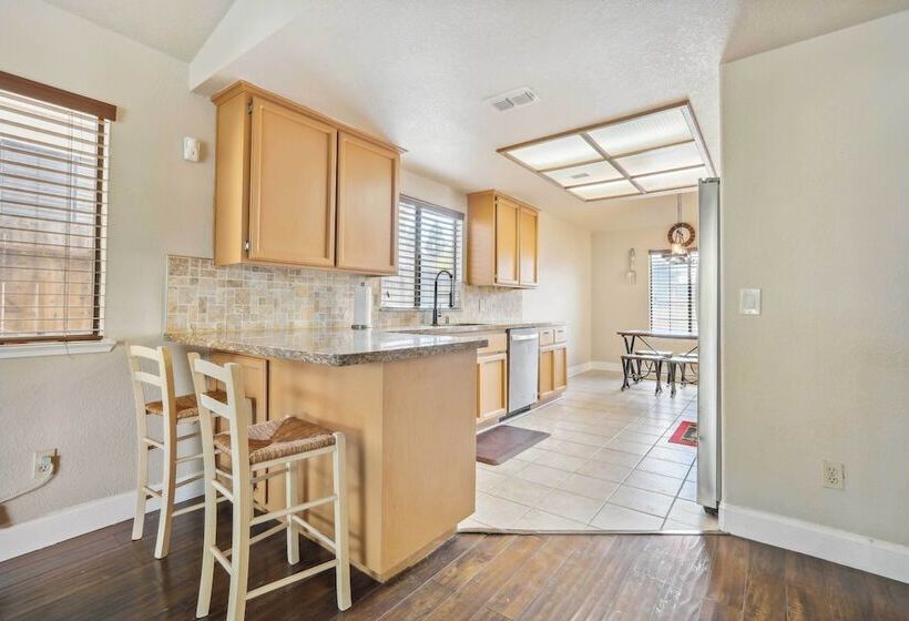 Charming Elk Grove Home 15 Mi To Sacramento!