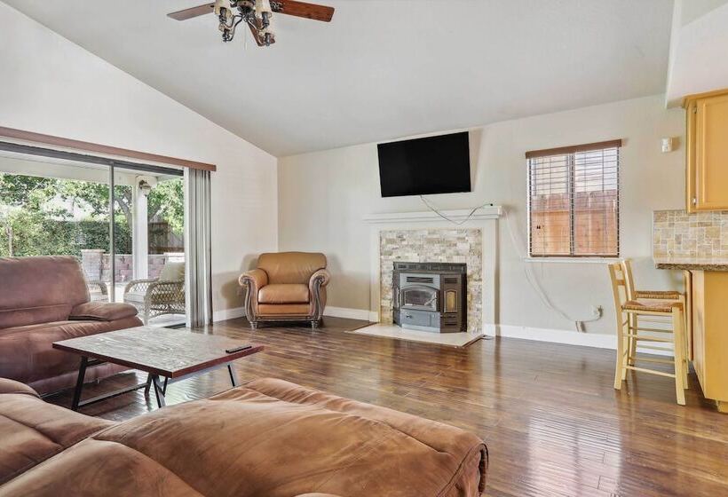 Charming Elk Grove Home 15 Mi To Sacramento!