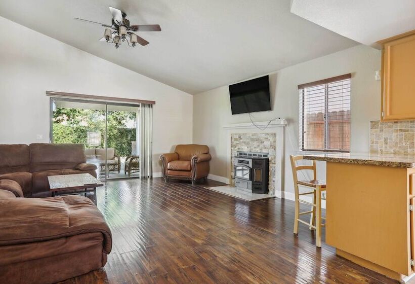 Charming Elk Grove Home 15 Mi To Sacramento!