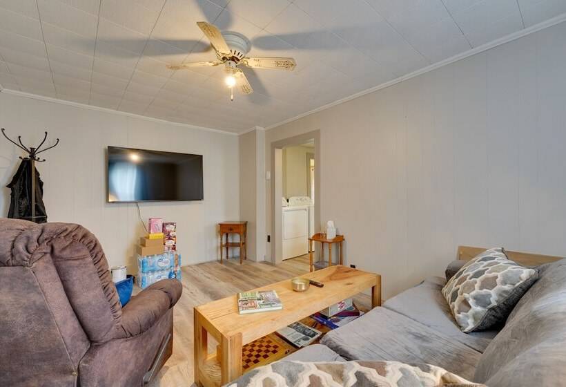 Charming Emporium Home Near Hiking Trails!