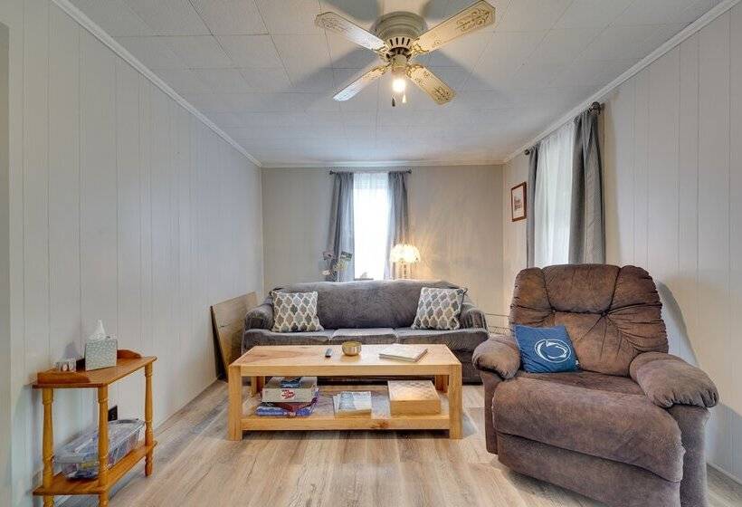 Charming Emporium Home Near Hiking Trails!