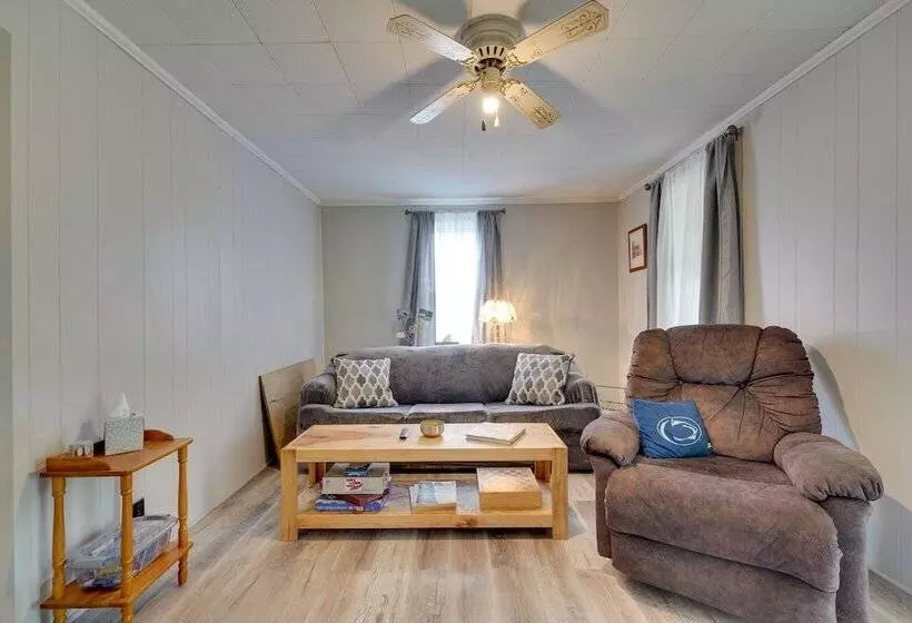 Charming Emporium Home Near Hiking Trails!
