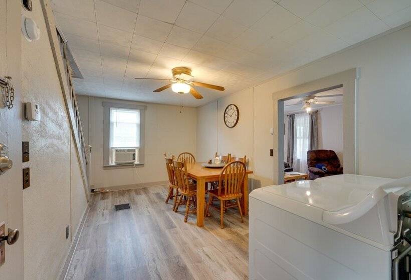 Charming Emporium Home Near Hiking Trails!