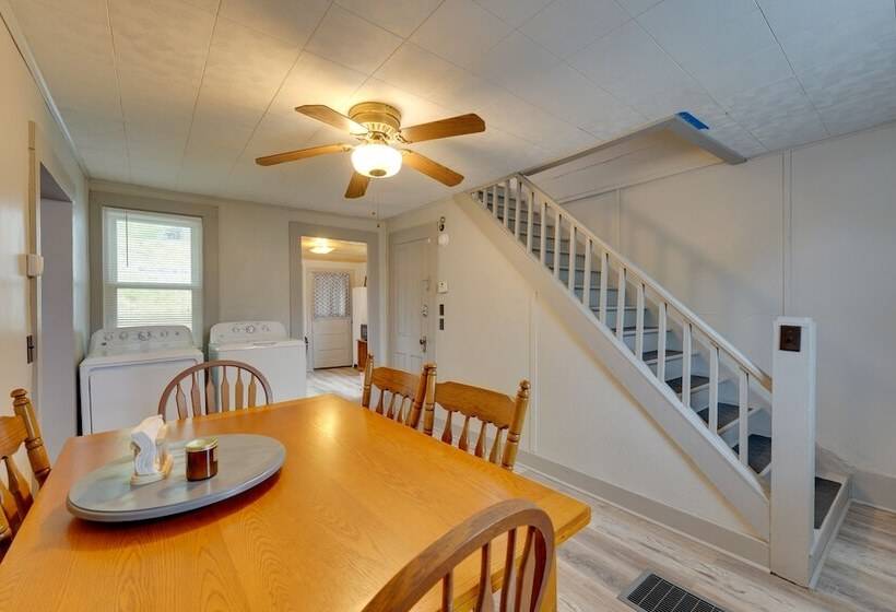 Charming Emporium Home Near Hiking Trails!