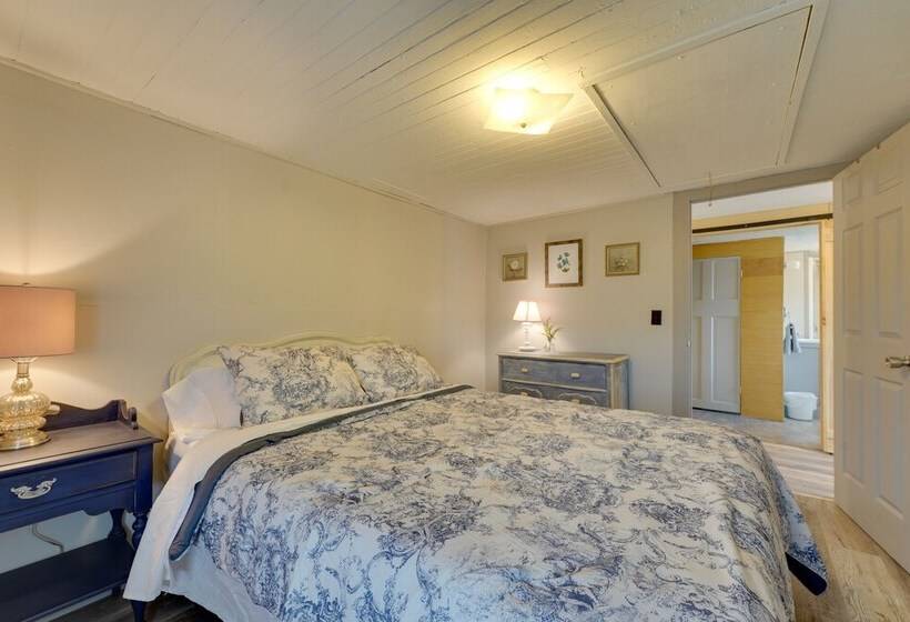 Charming Emporium Home Near Hiking Trails!