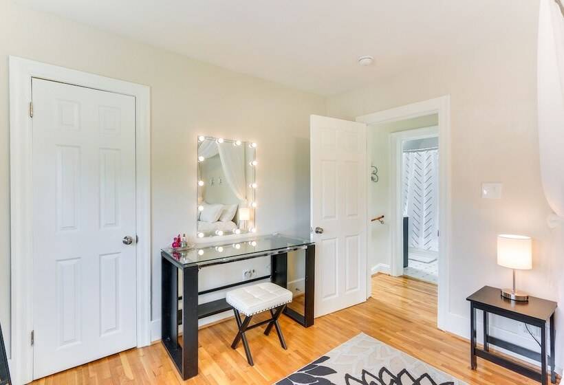 Chic Front Royal Retreat Near Shenandoah River!