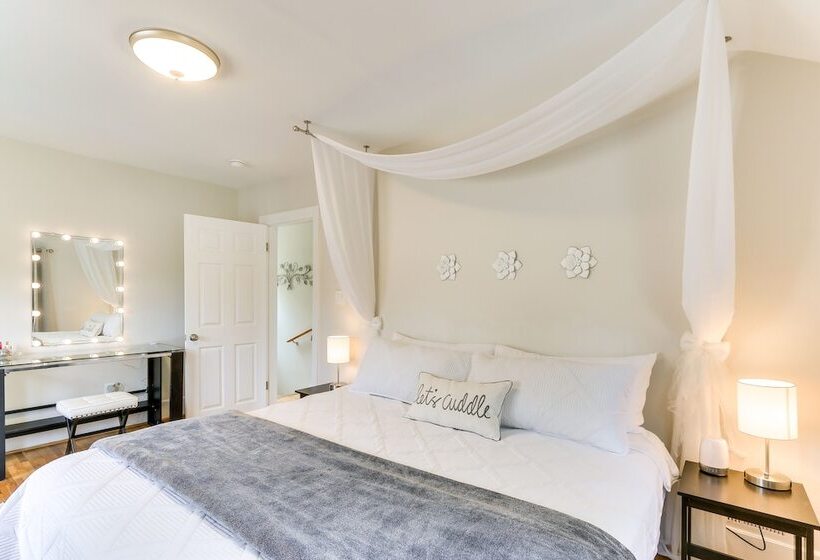 Chic Front Royal Retreat Near Shenandoah River!