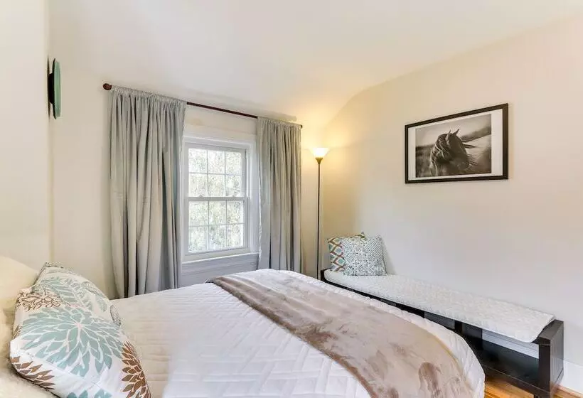 Chic Front Royal Retreat Near Shenandoah River!