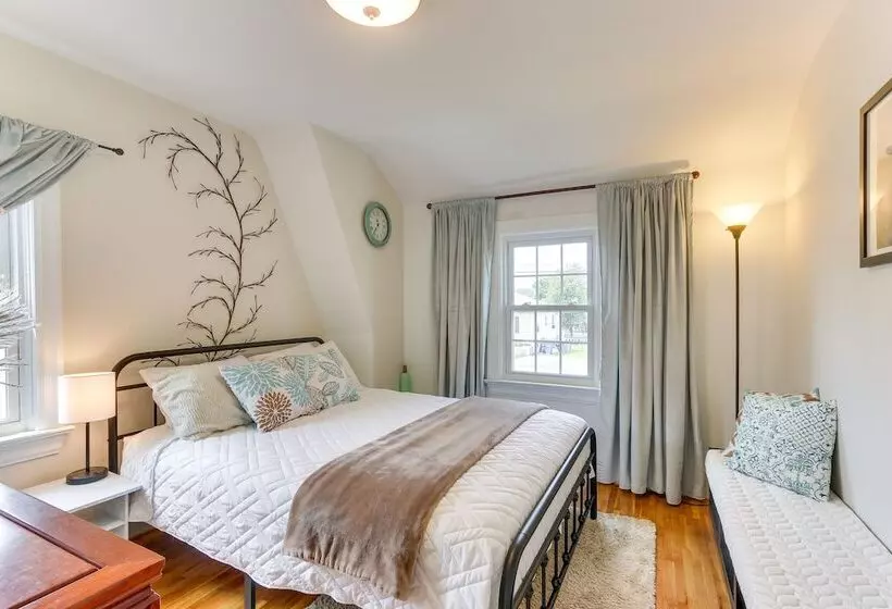 Chic Front Royal Retreat Near Shenandoah River!