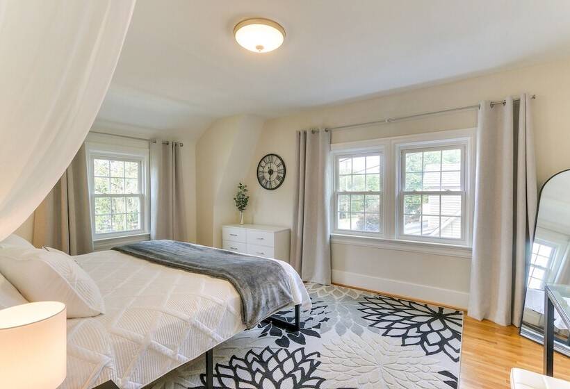 Chic Front Royal Retreat Near Shenandoah River!