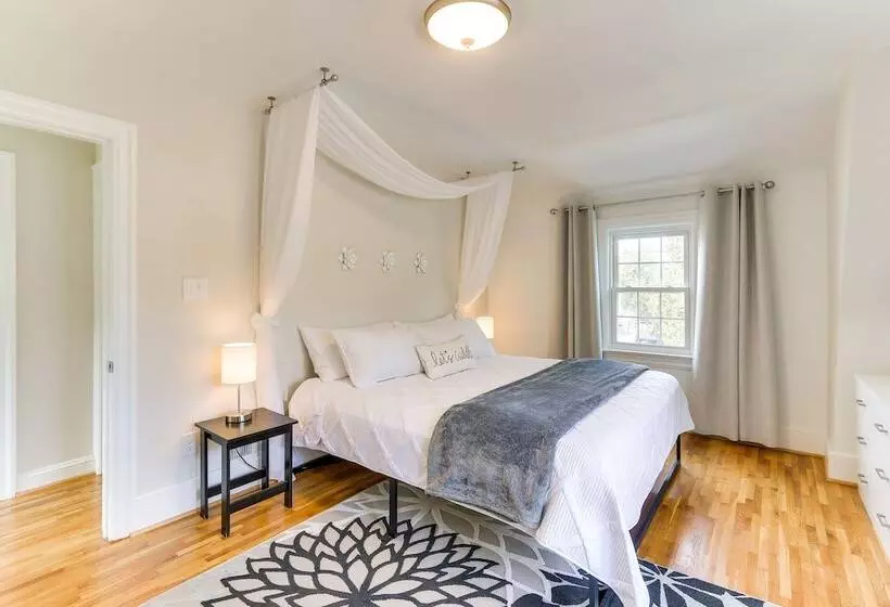 Chic Front Royal Retreat Near Shenandoah River!