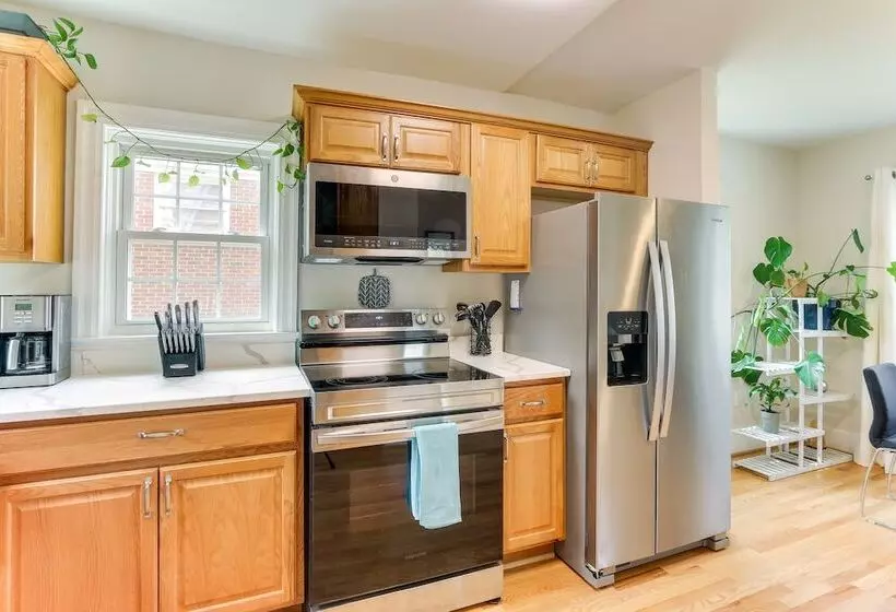 Chic Front Royal Retreat Near Shenandoah River!