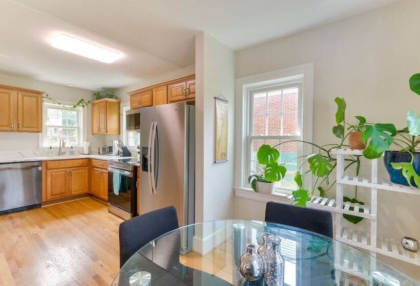 Chic Front Royal Retreat Near Shenandoah River!