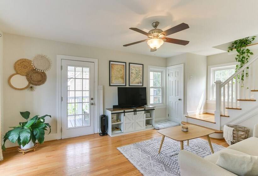 Chic Front Royal Retreat Near Shenandoah River!