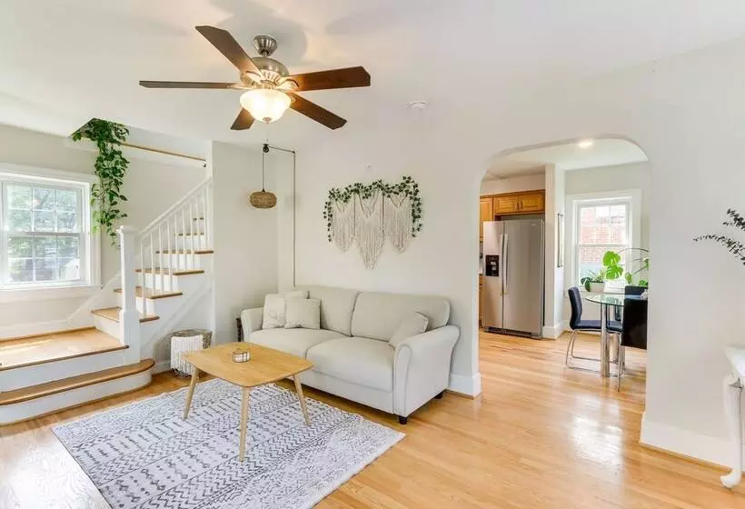 Chic Front Royal Retreat Near Shenandoah River!