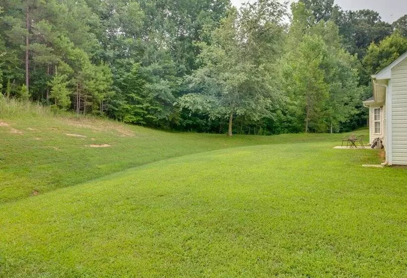 Cozy North Carolina Abode   Minutes From Downtown!