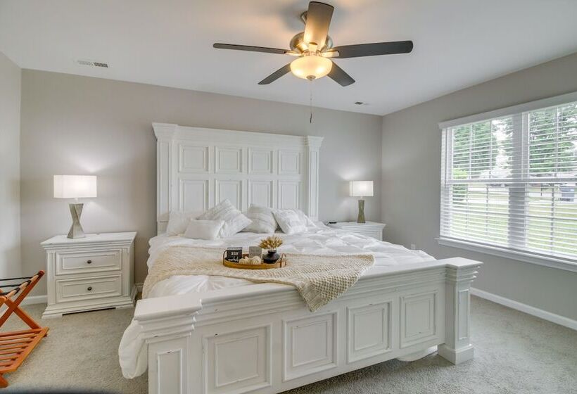 Cozy North Carolina Abode Minutes From Downtown!